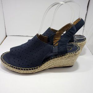 SALE PRICED!!>>NWOT CLARKS NAVY SUEDE EPRIDRILLS